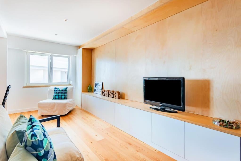 Oeiras Spacious And Coastal Flat Apartment Paco de Arcos